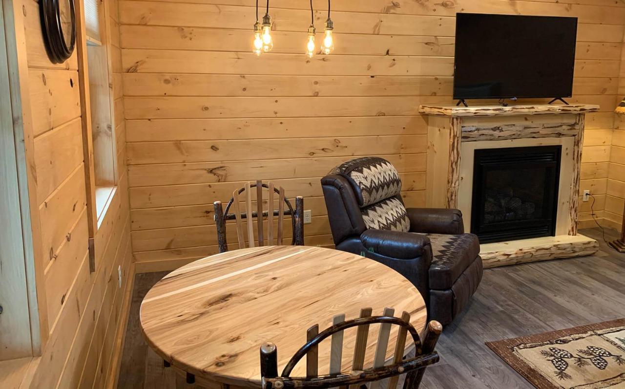 Briarwood Cabin By Amish Country Lodging バーリン エクステリア 写真